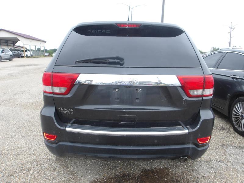D12 - 2011 Jeep Grand Cherokee