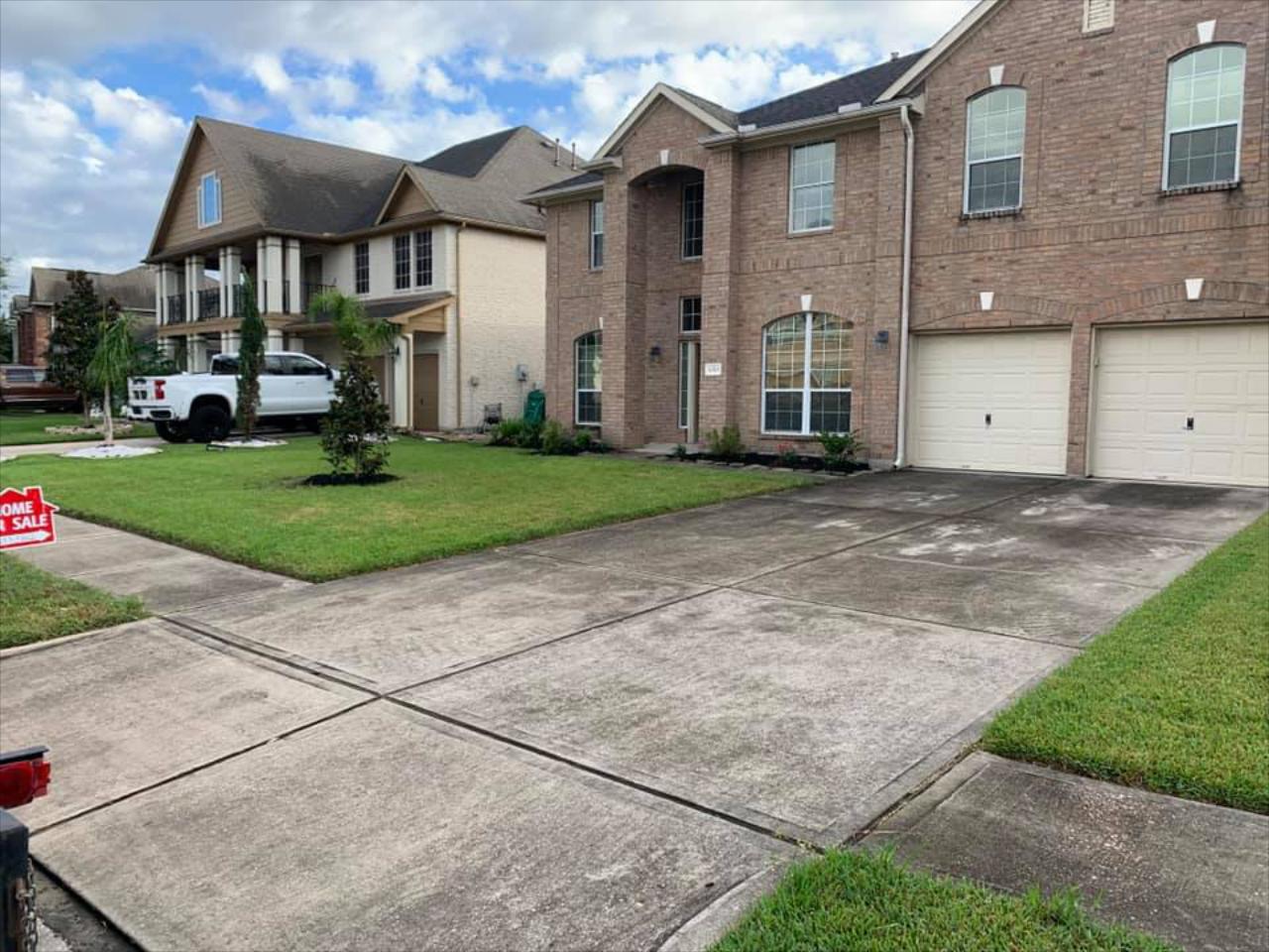 Driveway &amp; Concrete Cleaning