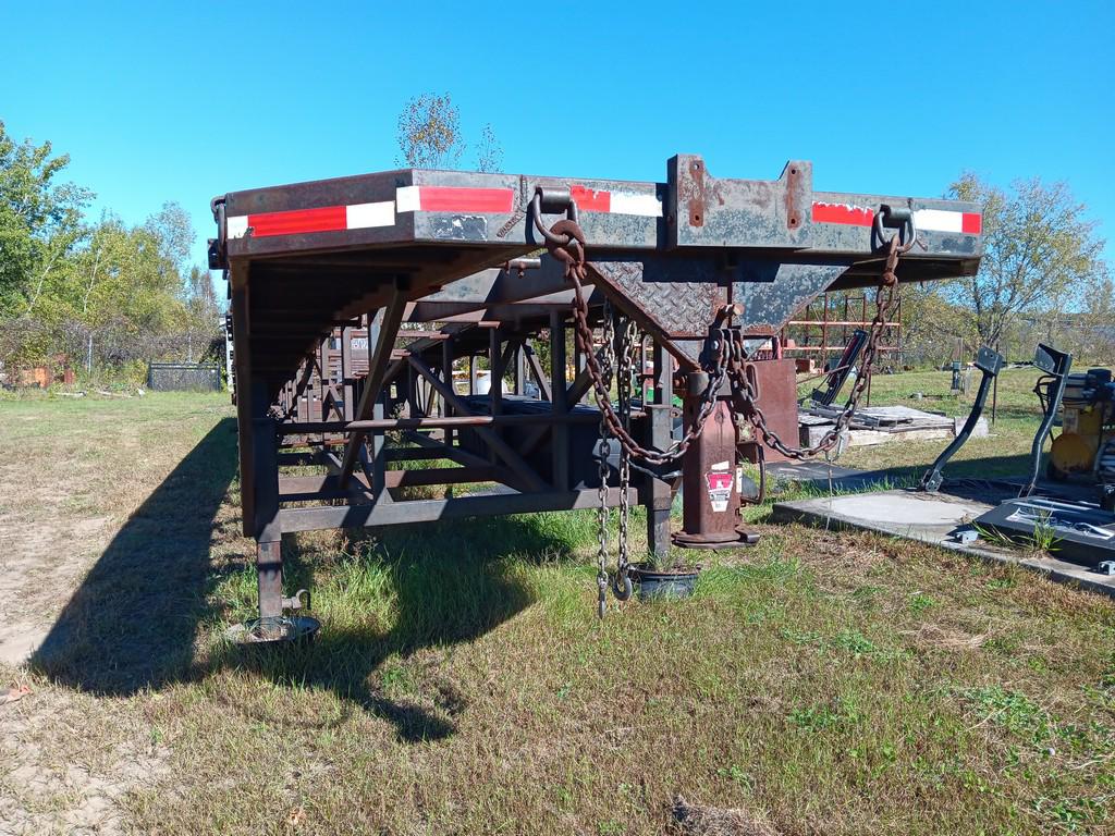 Beatrice Motor Mart Mfg Gooseneck Tri Axle Wedge Trailer - Item # 29