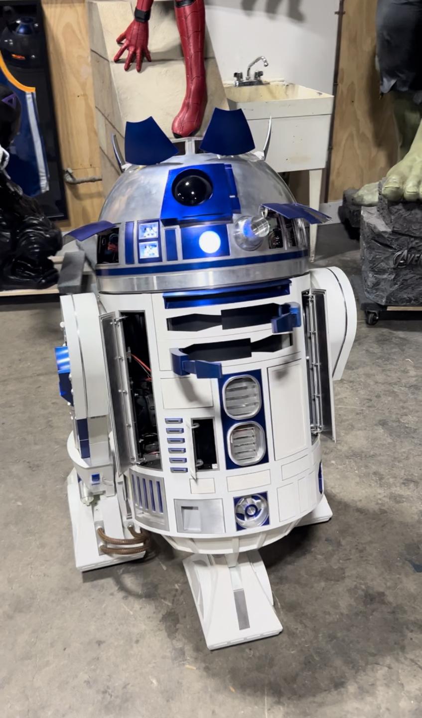 Life Size Star Wars Aluminum Remote Controlled R2D2