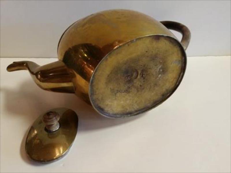 VINTAGE BRASS TEA KETTLE WITH WOODEN HANDLE