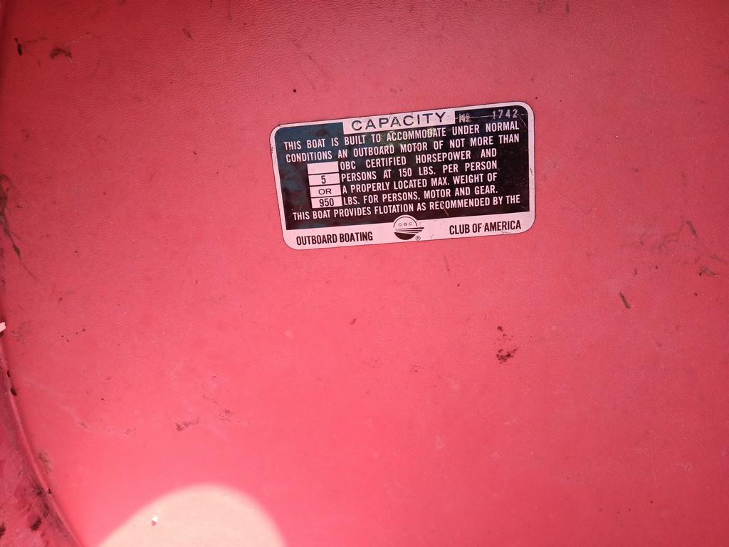 17’ 1974 Wards Sea King Canoe - Lot # B1116