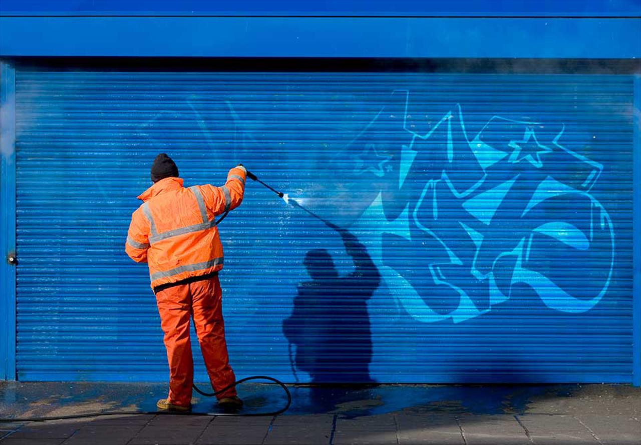 Graffiti, Gum and Rust Removal