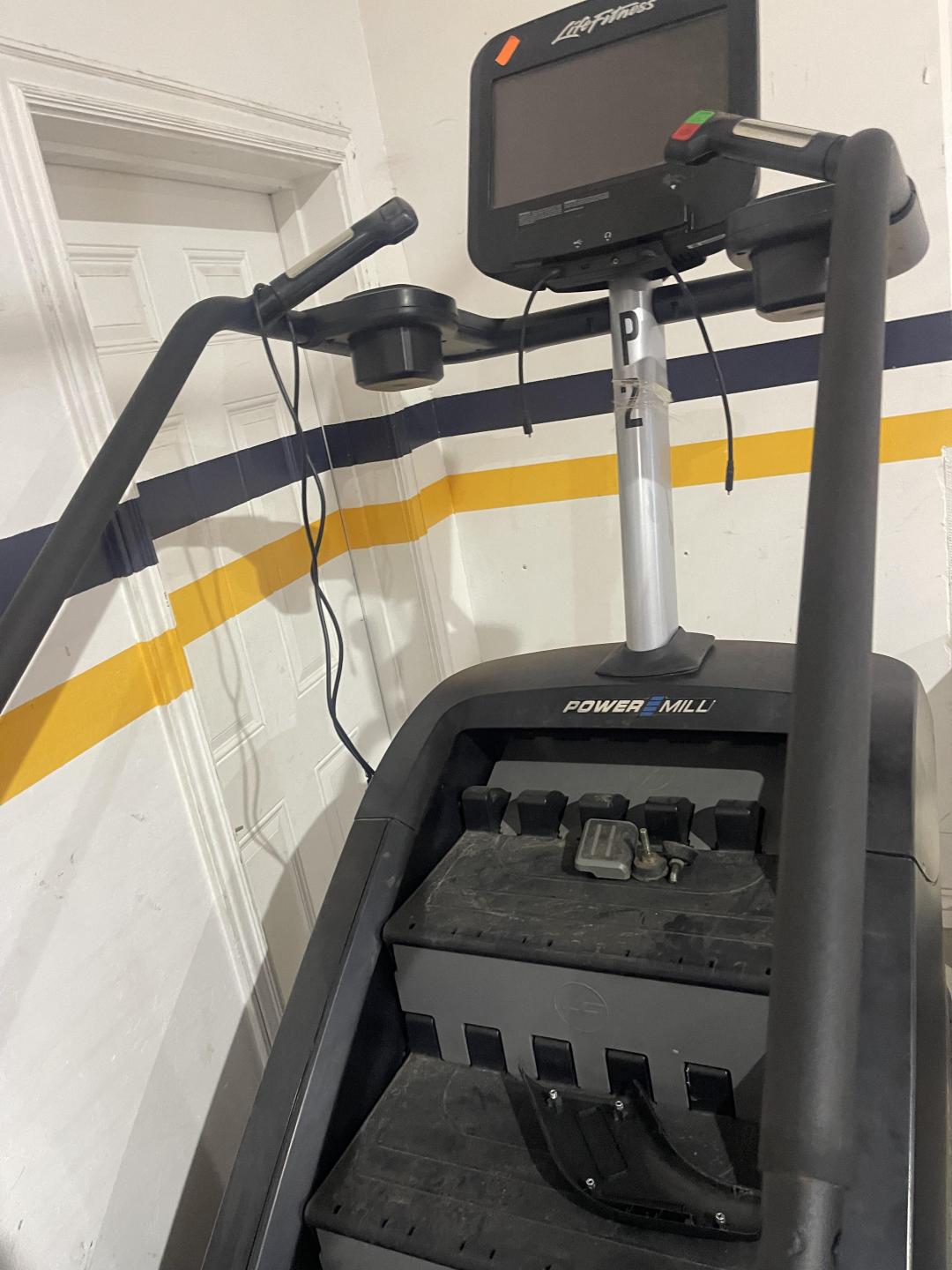 Life Fitness PowerMill Climber