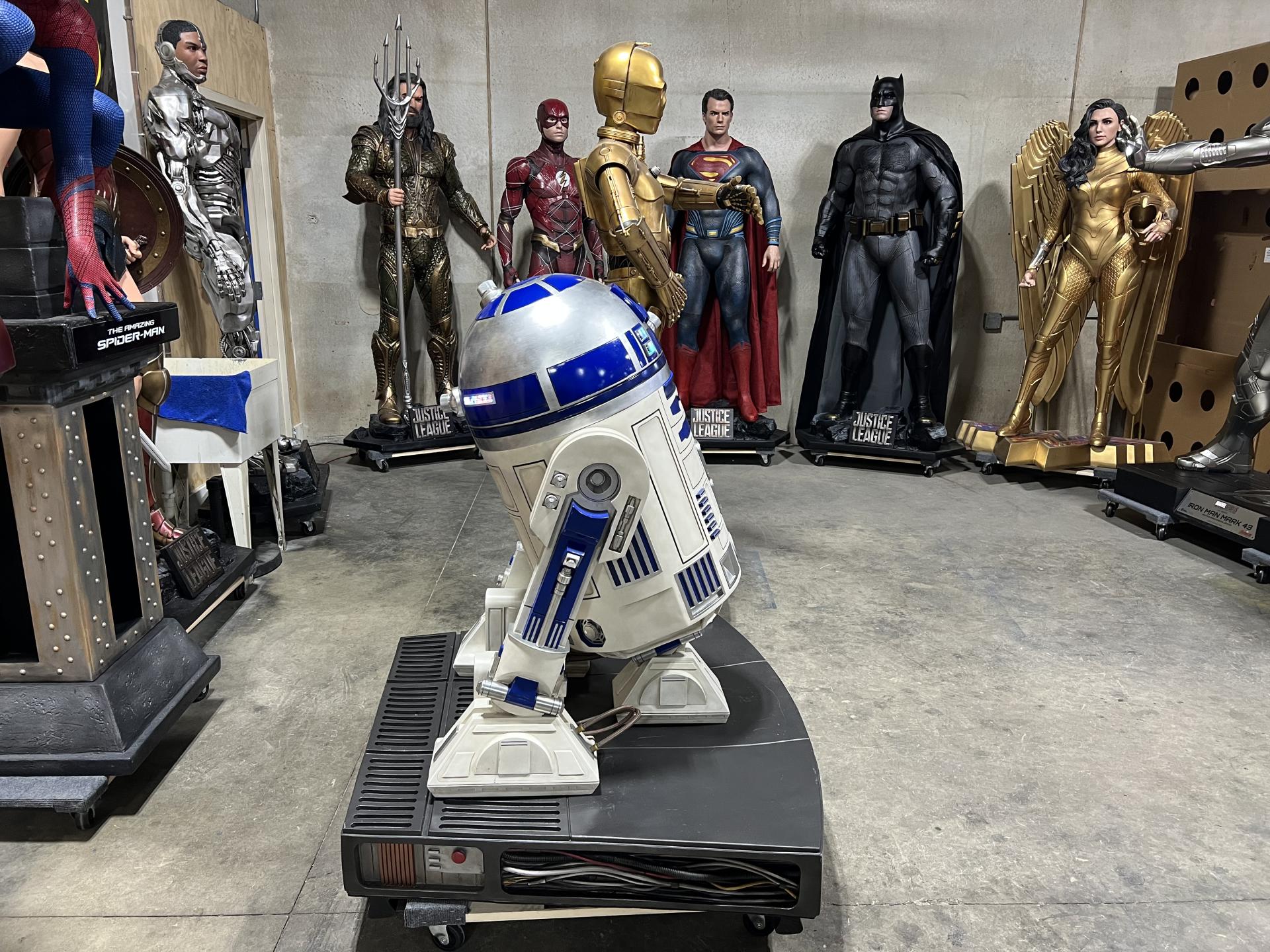 Life Size Star Wars Sideshow Version 2 R2-D2 and C-3P0