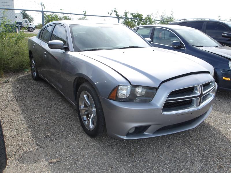 D8 - 2011 Dodge Charger SE