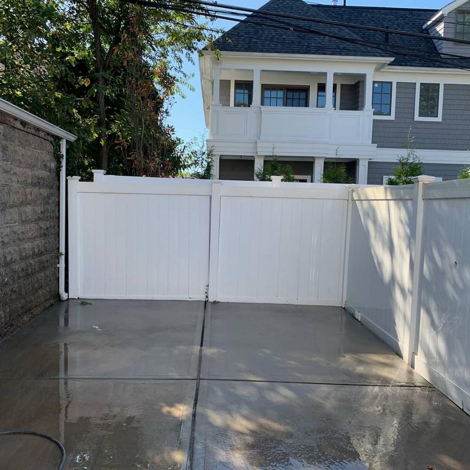 Onsite Cleaning Services Corp cleans and seals pavers, brick, tile, and concrete in the New York Metro area.