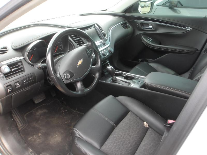 D32 - 2017 Chevrolet Impala LT 1LT