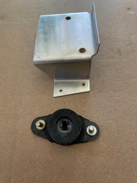 Cessna 150 Cowl Shock Mount Assembly. New Old Stock.