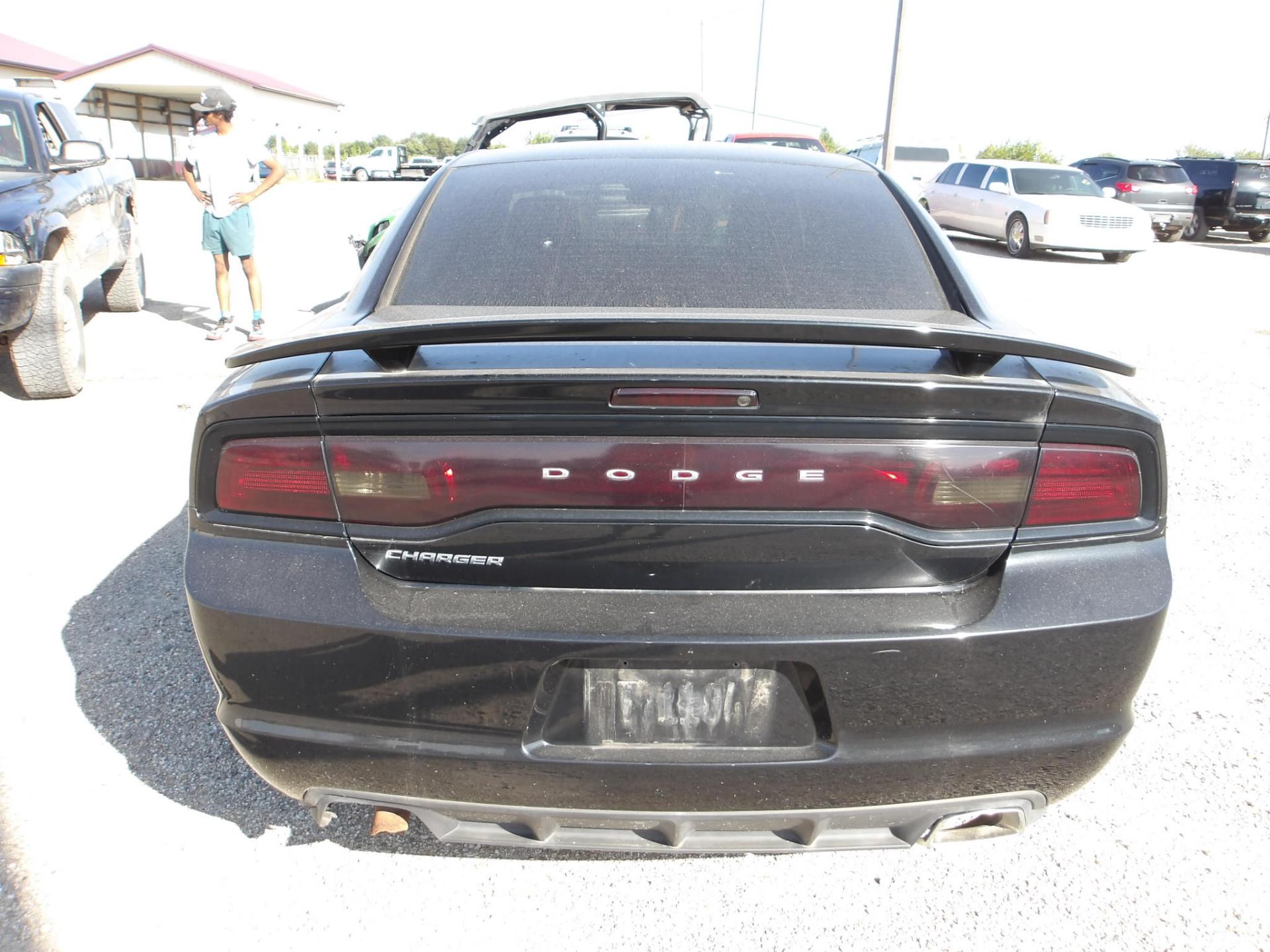 D67 - 2011 DODGE CHARGER SE