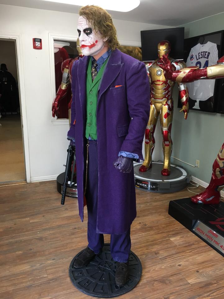 DC Comics Batman The Dark Knight Heath Ledger Joker