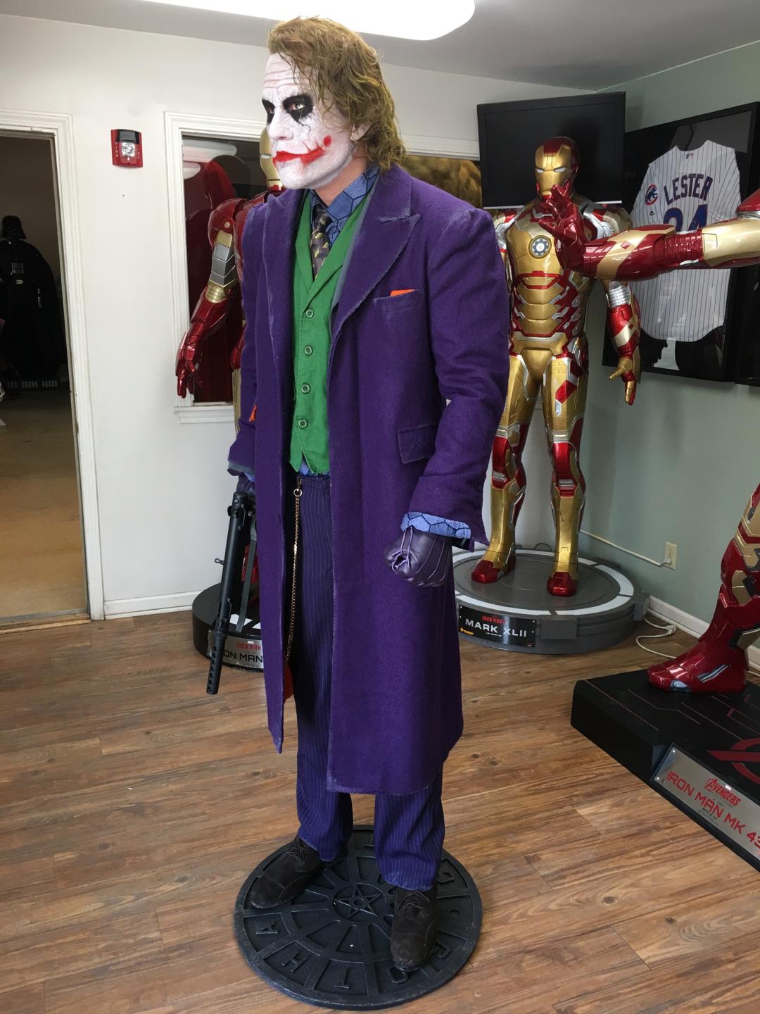 DC Comics Batman The Dark Knight Heath Ledger Joker