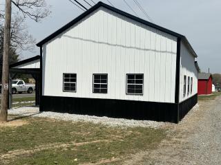 Black and White Barndo