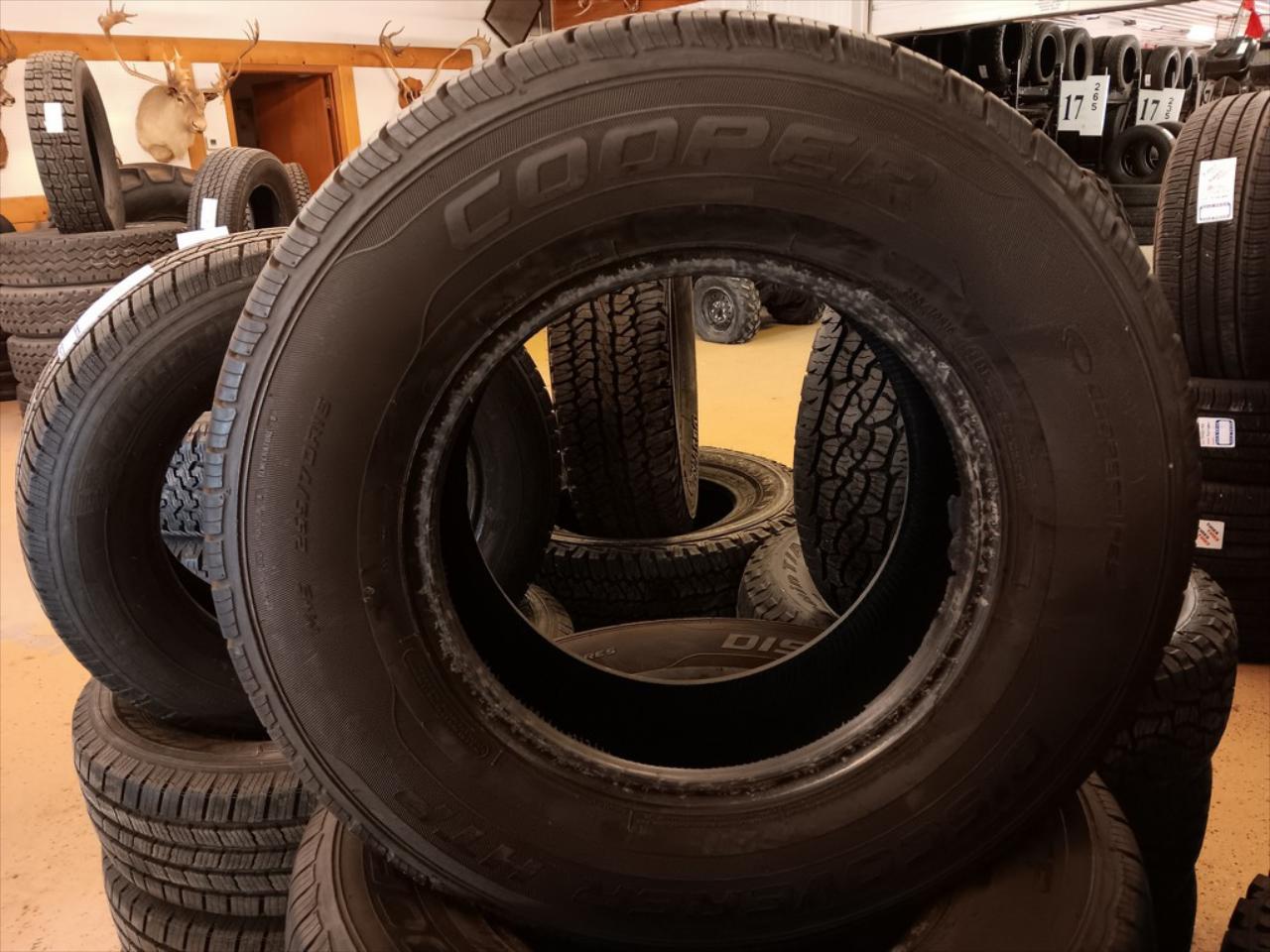 255/70R16 Cooper Discoverer H/T Tires Set of 4