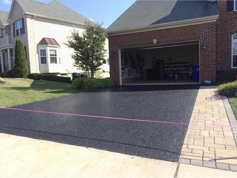 Driveway &amp; Parking Lot Paving Services