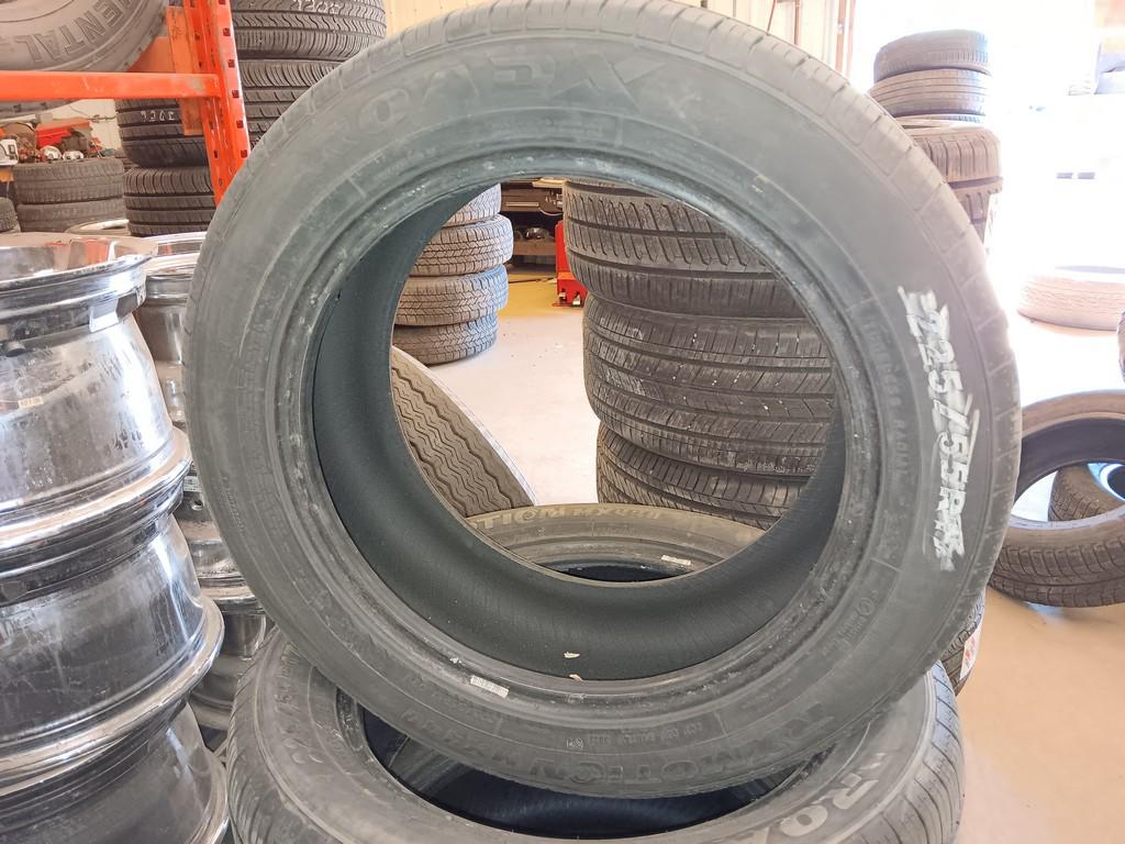 225/55R17 RoadX RX Motion MX 440 Tires Set of 4