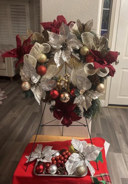 Elegant Red & Gold Winter Wreath