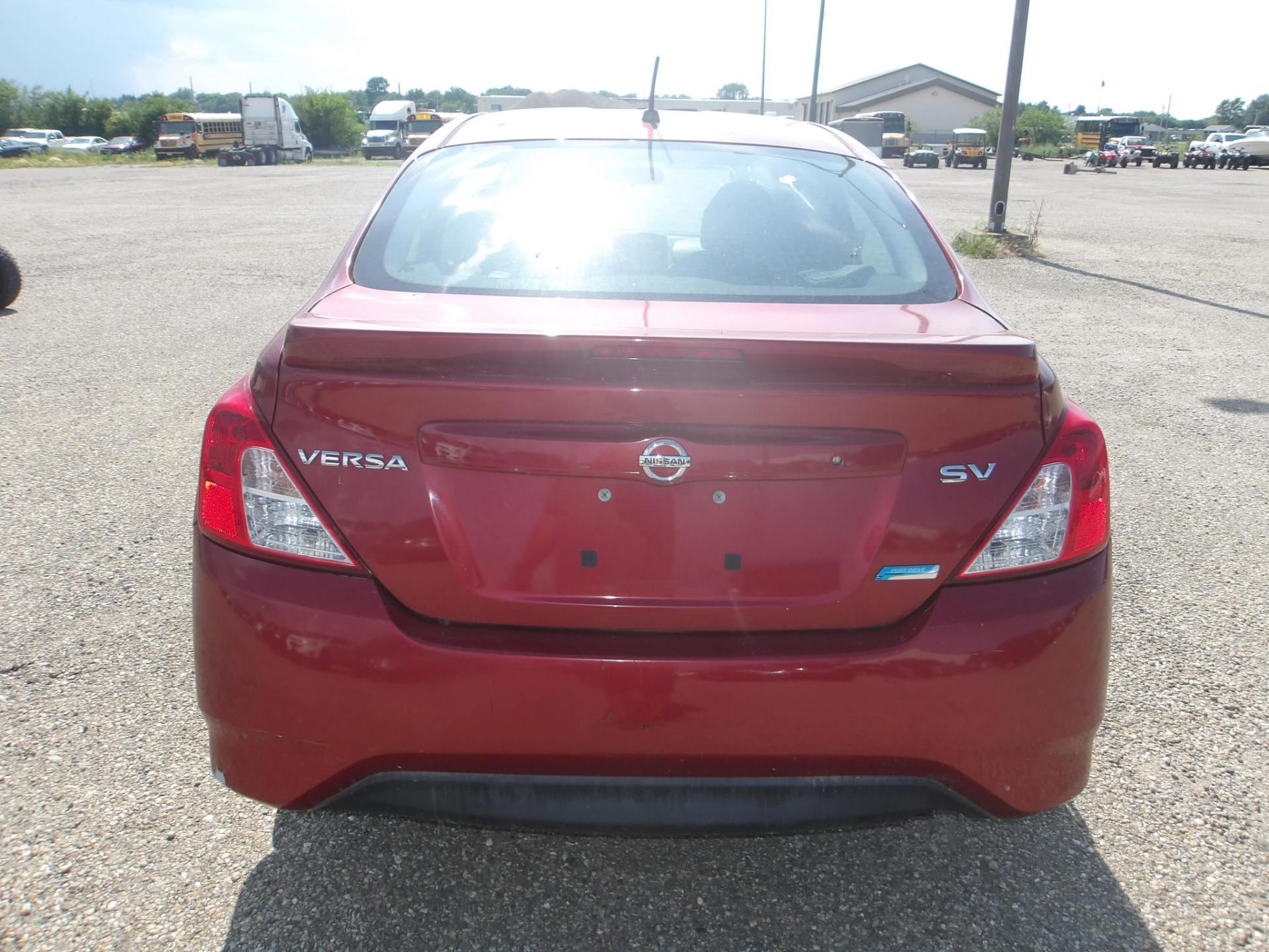 D27 - 2016 Nissan Versa SV