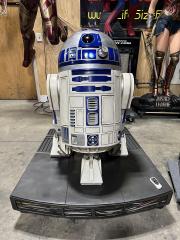 Life Size Star Wars Sideshow Version 2 R2-D2 and C-3P0