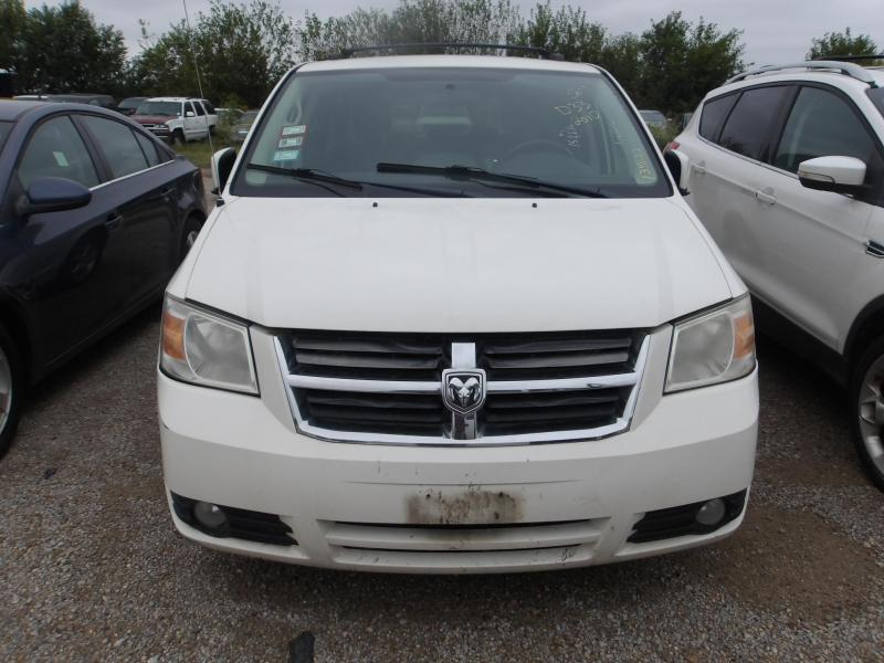 D33 - 2010 Dodge Grand Caravan SXT