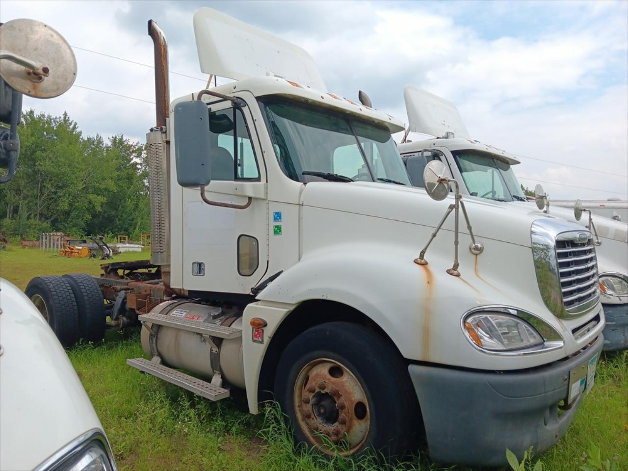 2006 Freightliner Columbia 120 - Lot # T1122