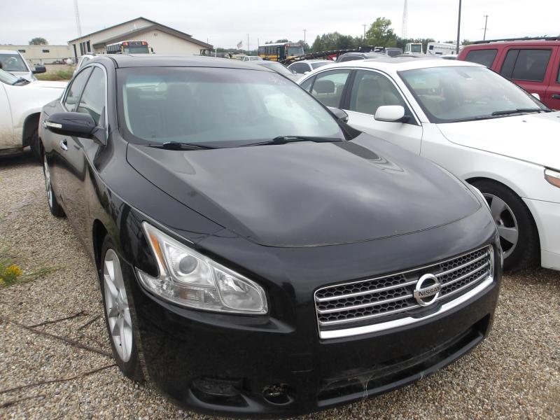D38 - 2010 Nissan Maxima