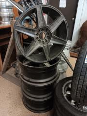 265/40ZR20 Michelin Pilot Sport All Season 4 Tires with Universal 5 lug 20" Rims set of 4