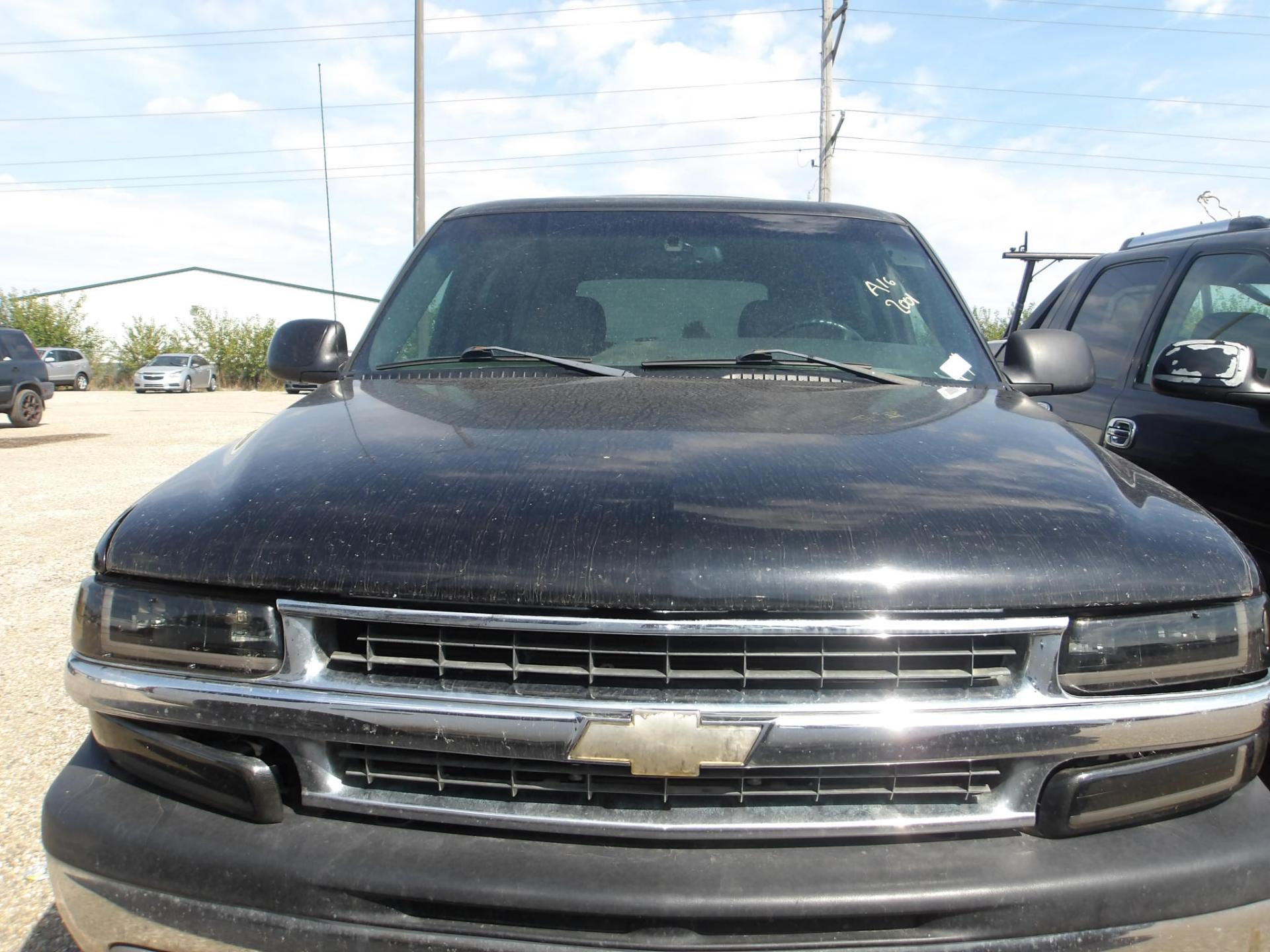 A16- 2001 CHEVROLET TAHOE
