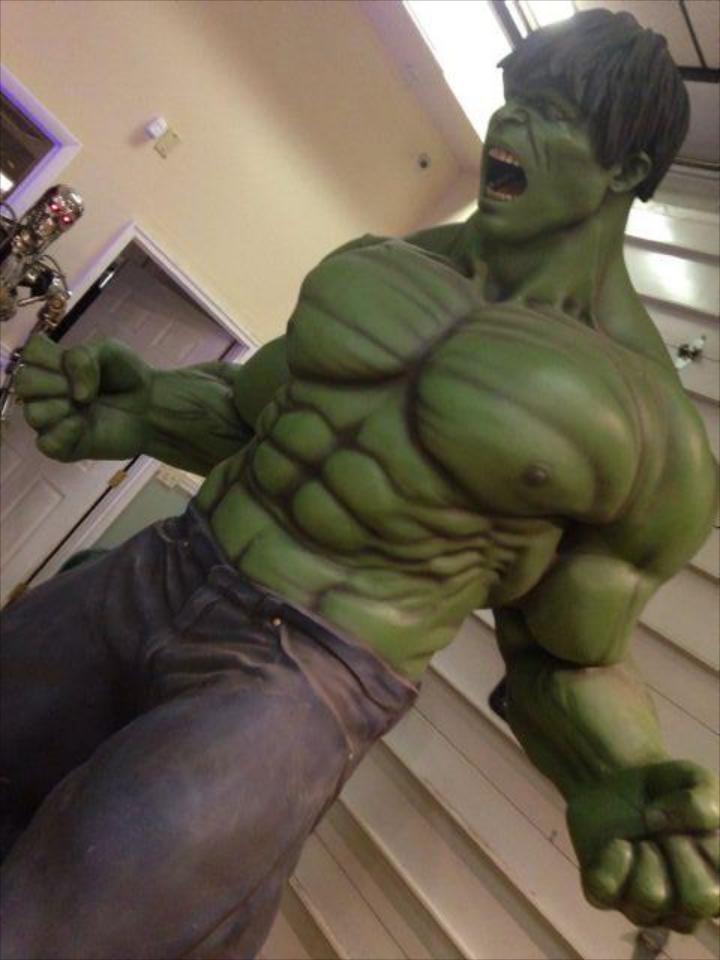 Life Size 2008 Movie Incredible Hulk Theater Display