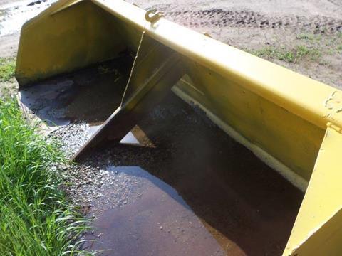 Skid steer Bucket 9 ft snow bucket - Lot # H1085