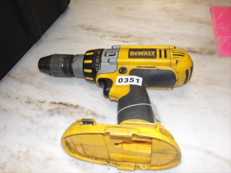 351    DEWALT DRILL