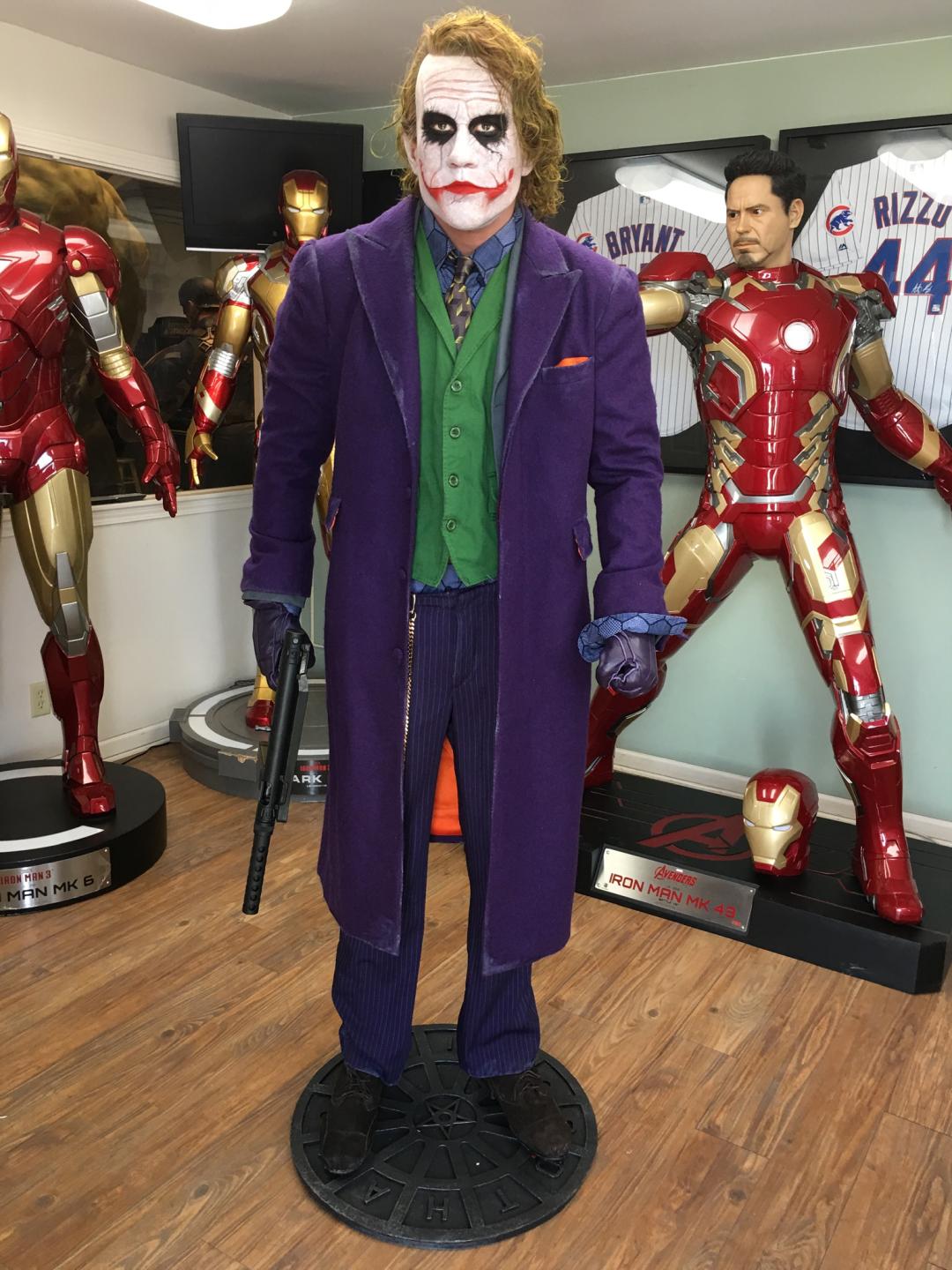 DC Comics Batman The Dark Knight Heath Ledger Joker