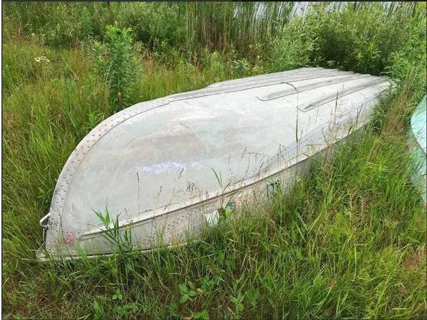 Aluminum Fishing Boat - Lot # B1039