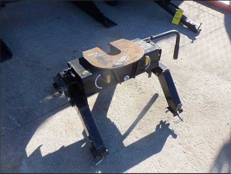 RBW 15000 lb 5th wheel hitch - Lot # J1375