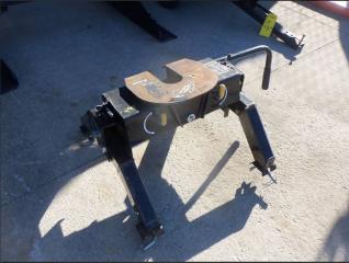 RBW 15000 lb 5th wheel hitch - Lot # J1375