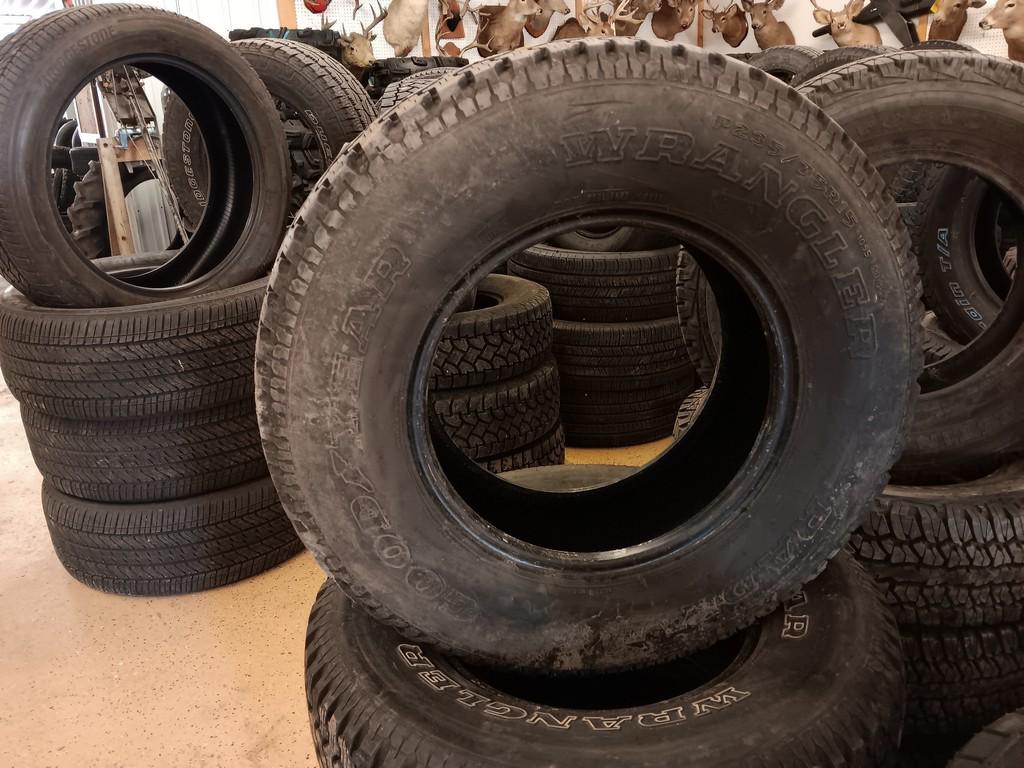 235/75R15 Goodyear Wrangler Radial Tires Set of 4
