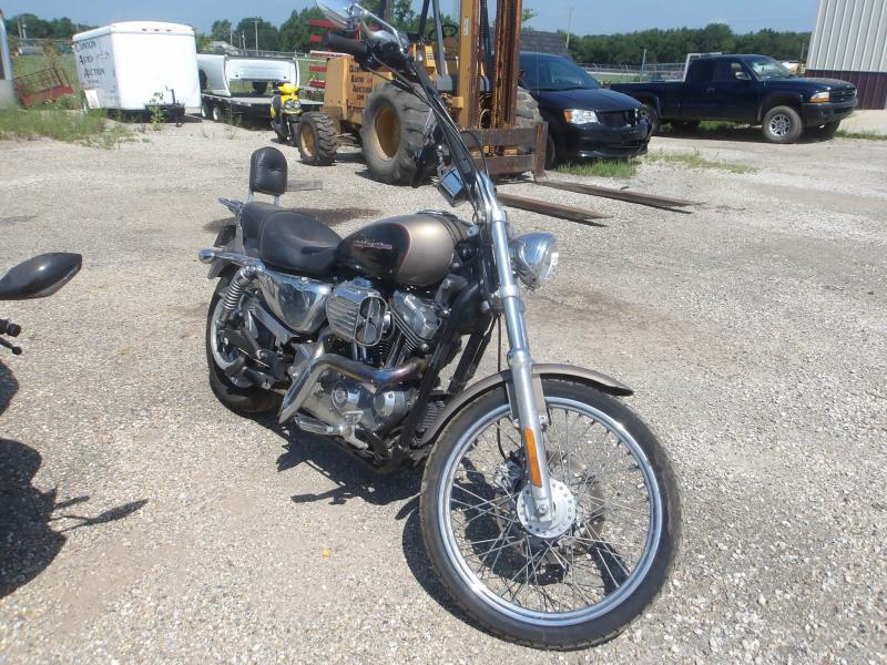 D81 - 2004 Harley Davidson XL1200C