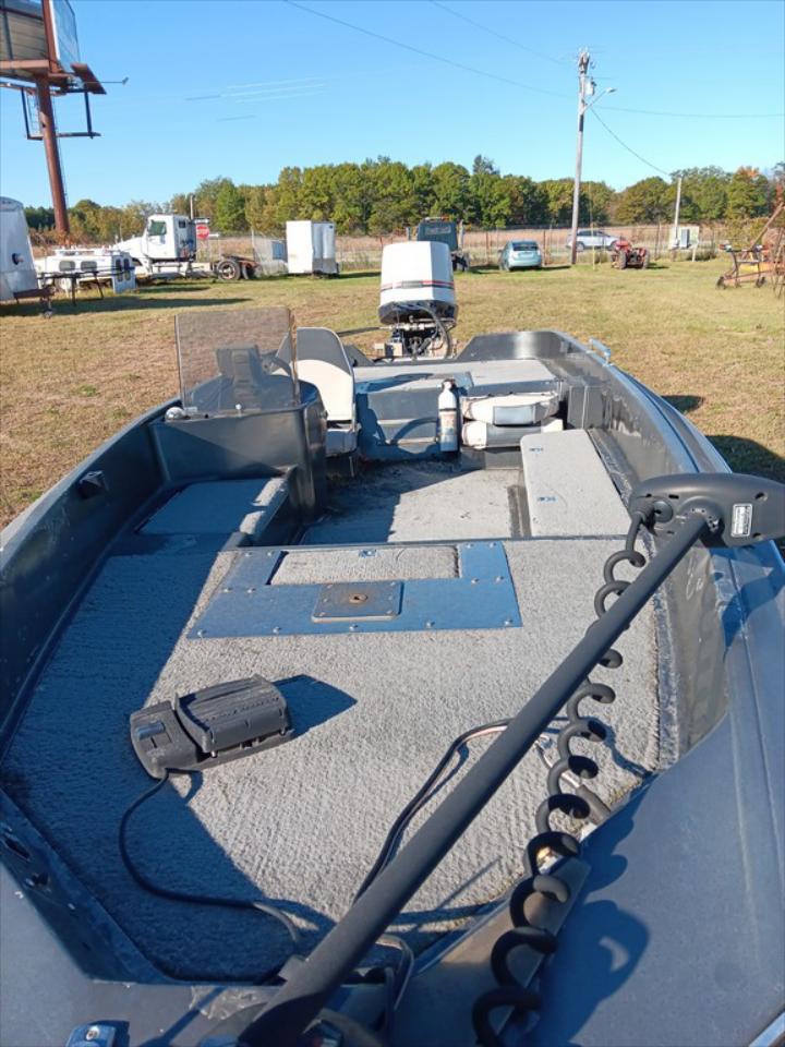 1983 Hydrasport 17' Boat with Trailer - Item # 13