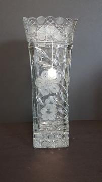 AMERICAN BRILLIANT CRYSTAL VASE SQUARE BUTTONS