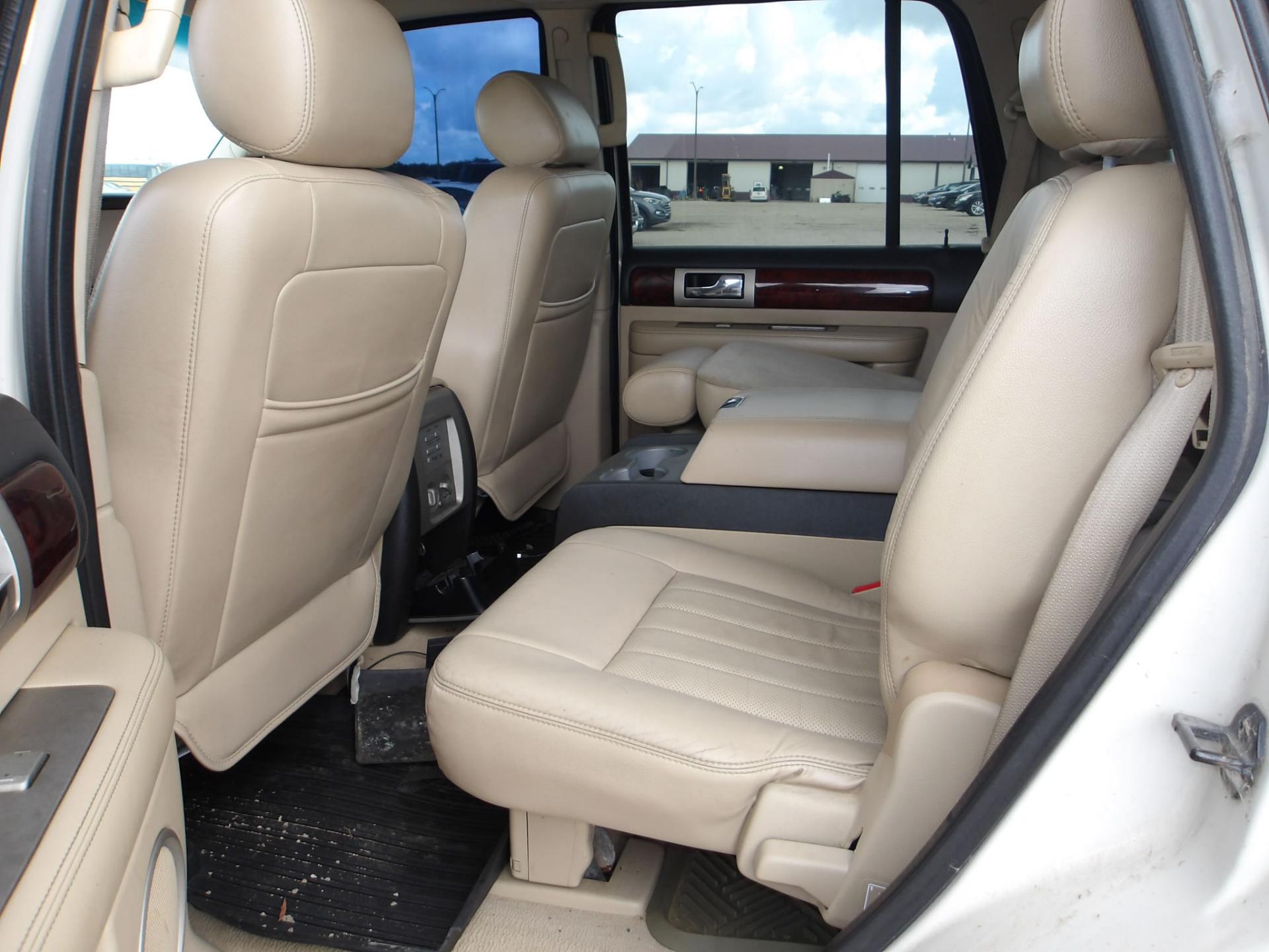 D38 - 2006 Lincoln Navigator