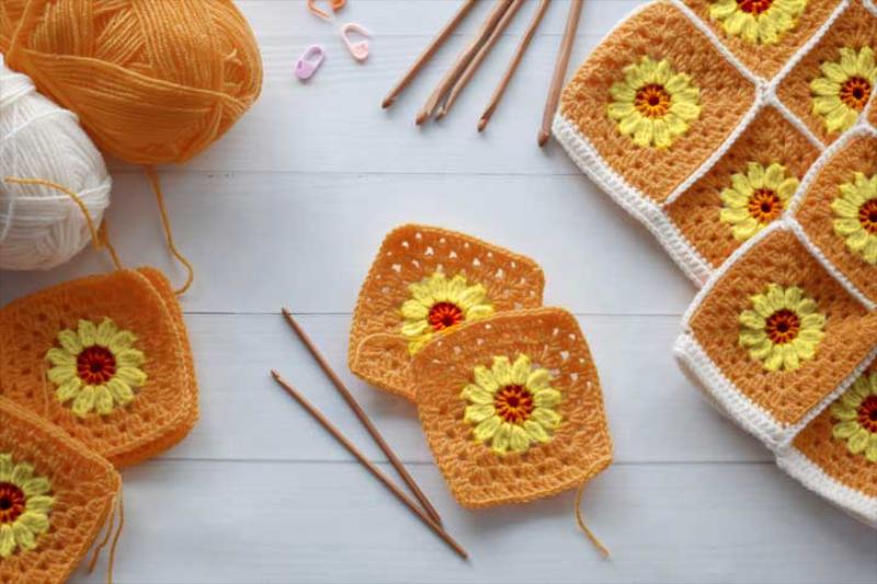 Sunflower granny square pattern