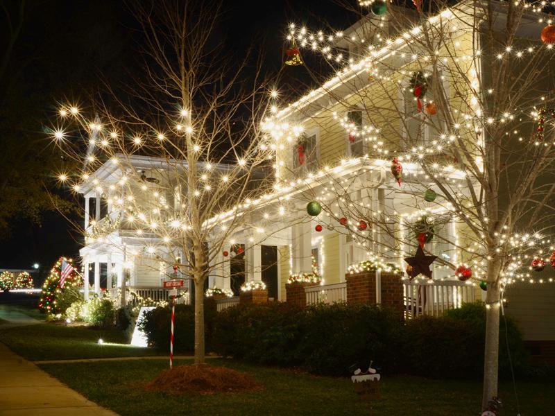 Top Tier Pressure Washing & Landscaping In Goldsboro NC Holiday Lighting
