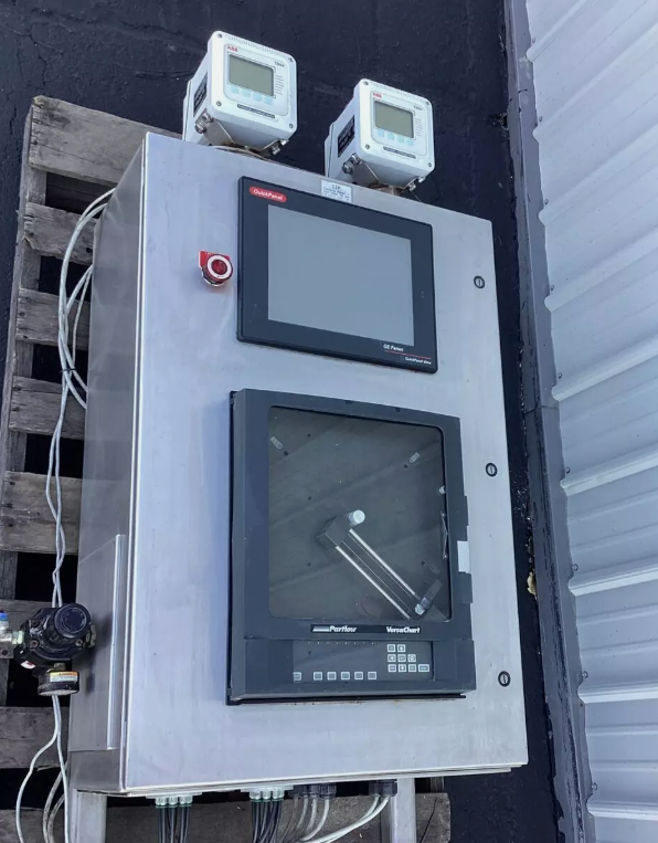 Partlow Versa Chart Circular Chart Recorder with GE Fanuc HMI ES1222 & ABB TB84 Conductivity Analyzers