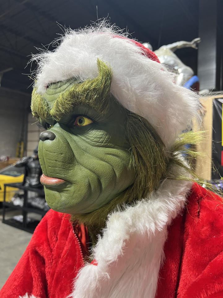 How the Grinch Stole Christmas Statue