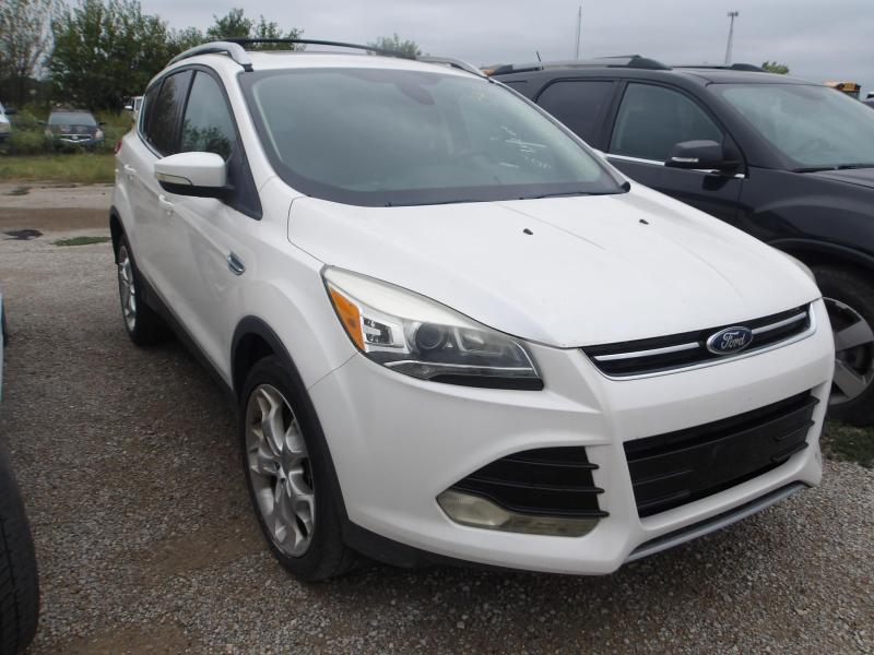 D26 - 2013 Ford Escape Titanium