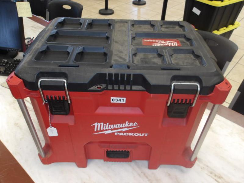 341  MILWUAKEE PACKOUT BOX