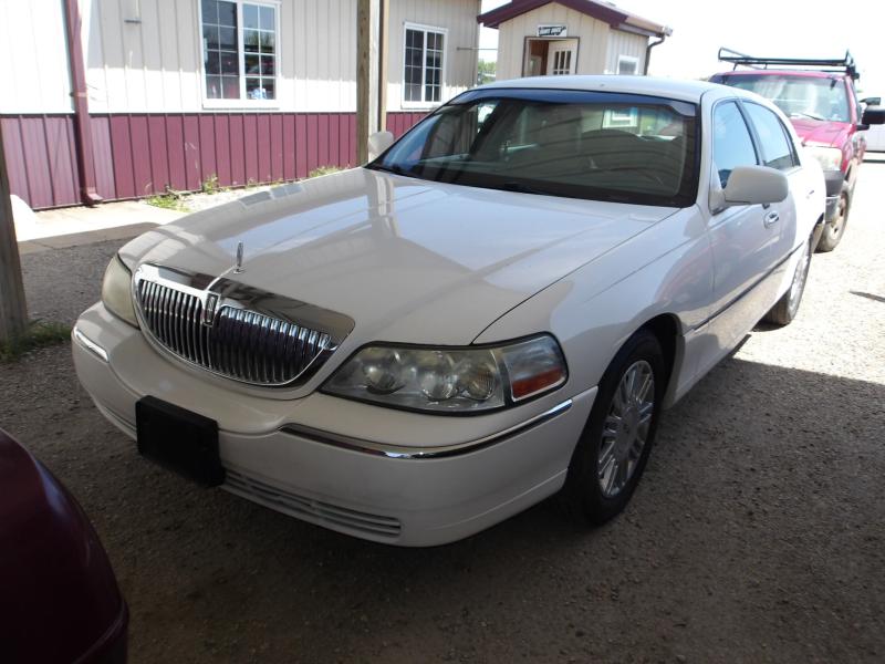 A82 - 2009 Lincoln Town Car