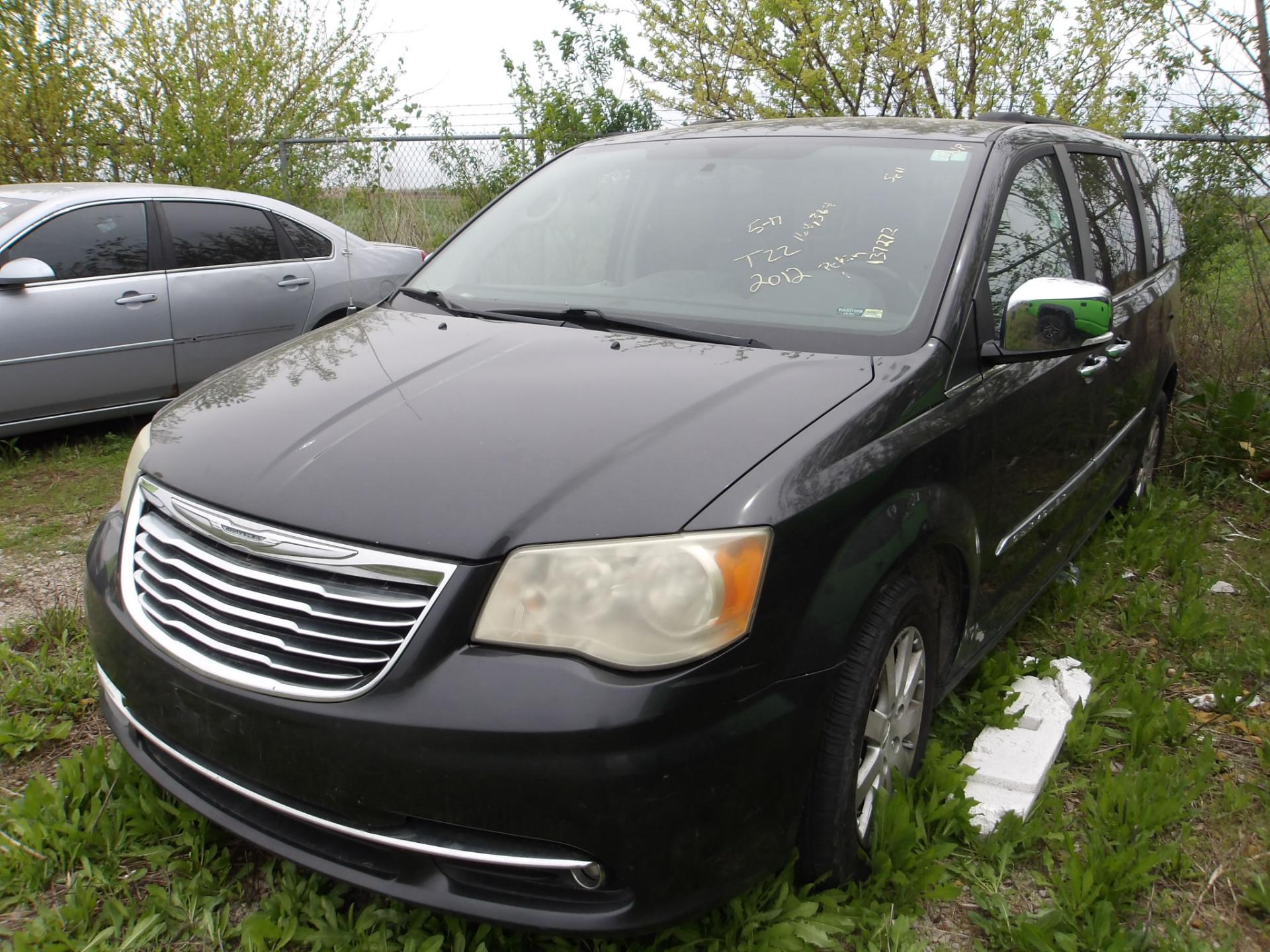 T22 - 2012 Chrysler Town & Country Touring ** Repo ** Mechanics Special **