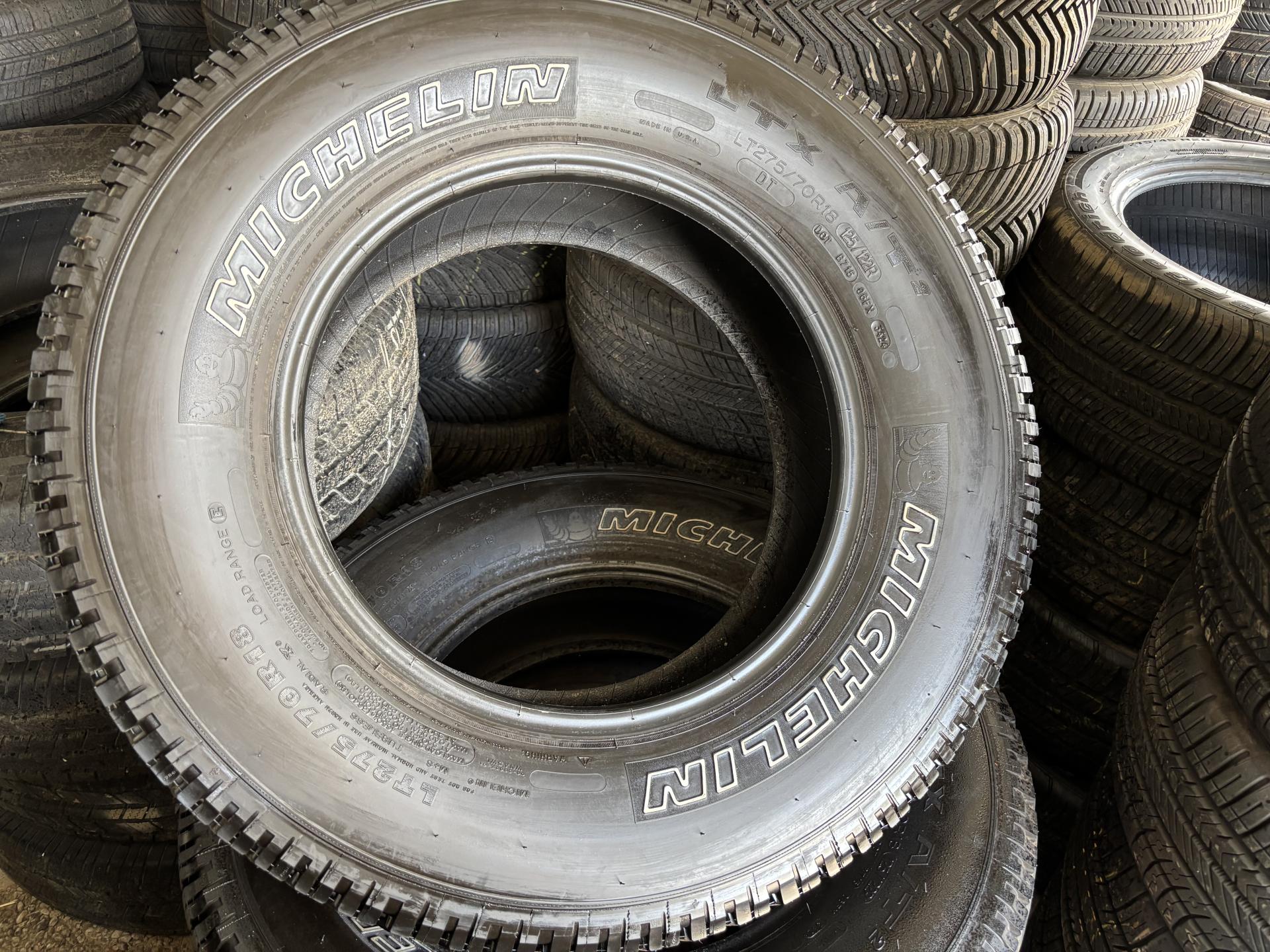 LT275/70r18 Michelin AT2