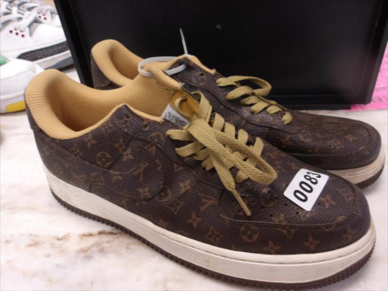 83 - Nike sz 10.5